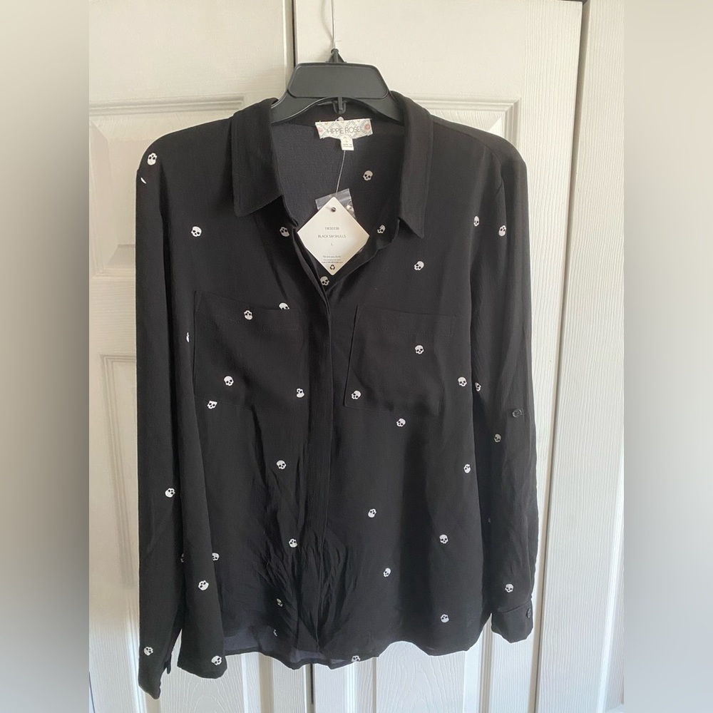 Long sleeve chiffon skull top